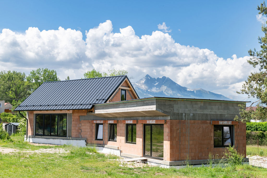 Žena si vyžiadala výhľad z chodby na Lomnický štít, hovorí architekt