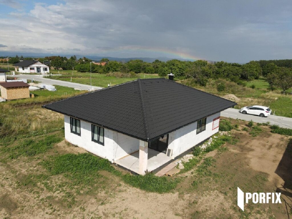 Zatepliť alebo nie? Porovnanie skladieb obvodových stien, ktoré spĺňajú normu aj bez izolácie